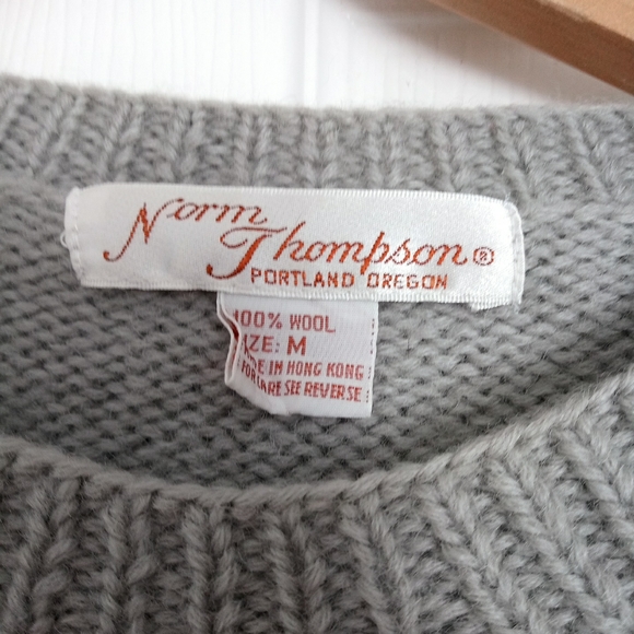 Norm Thompson vintage wool embroidered chunky knit gray sweater sz Medium - Picture 3 of 12